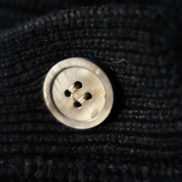 Yoon Sweater - Picture 3 of 10